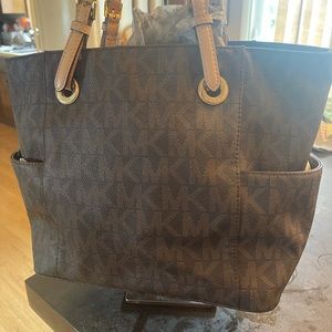 Michael kors east west tote